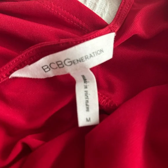 BCBGENERATION Elegant Red FAUX WRAP ASSYMETRICAL DEEP V Dress - Picture 4 of 6